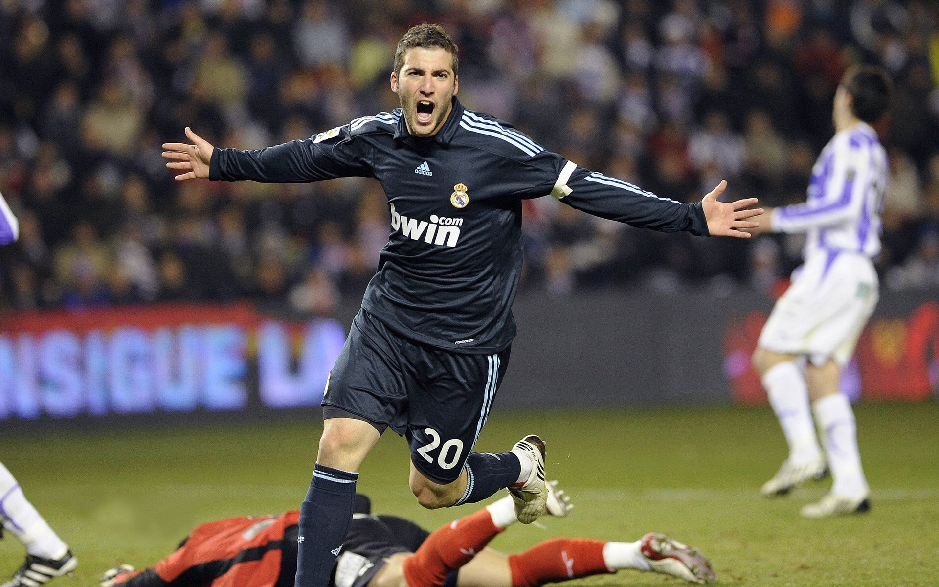 诺尔·维茨在七项全能中获得铜牌，诺维茨基称号