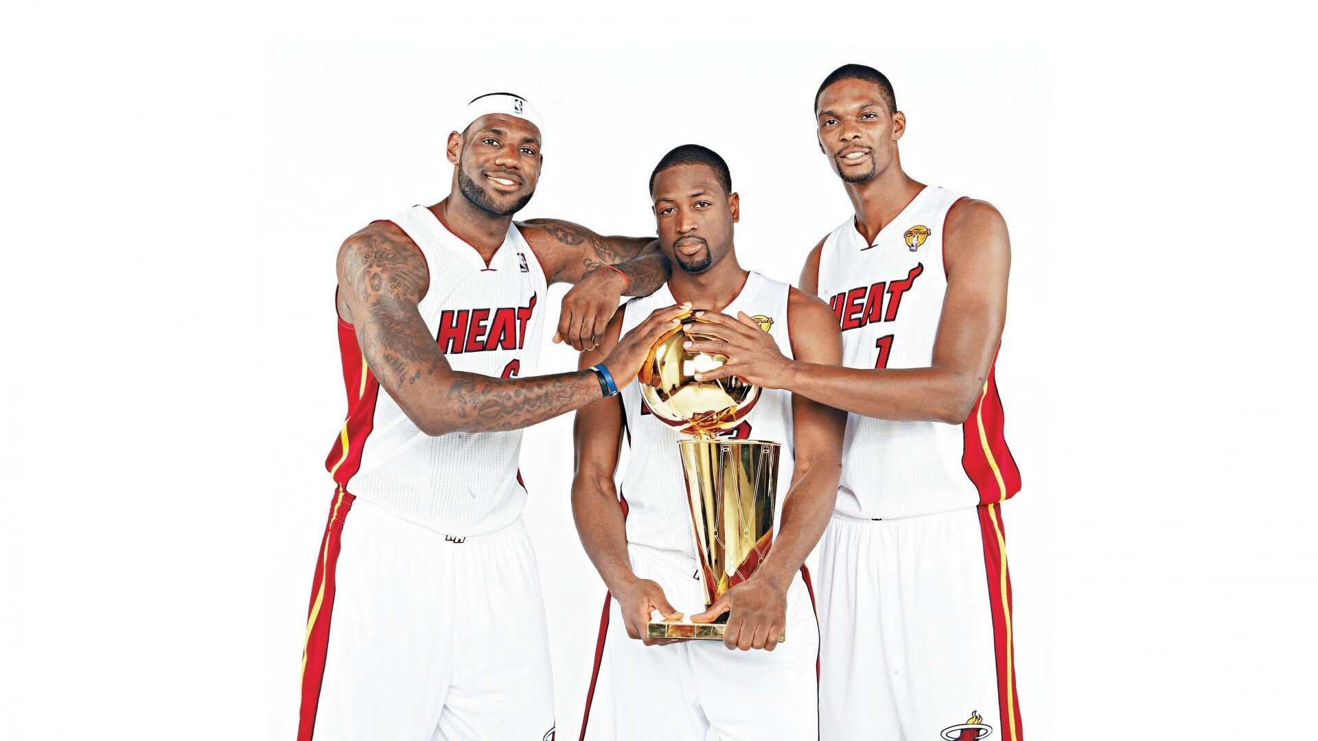 2019年季后赛，库里在一场比赛中投中8个三分，刷新个人季后赛单场三分球纪录